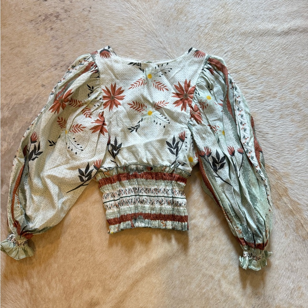 Elegant Floral Blouse with Puff Sleeves